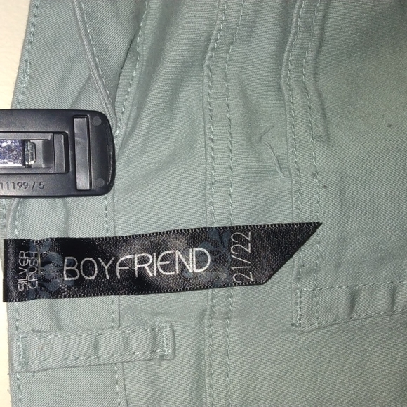 Silver Crush Olive Green Jeans with Holes Down Leg Size 21/22 - Picture 3 of 5